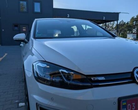 Білий Фольксваген e-Golf, об'ємом двигуна 0 л та пробігом 28 тис. км за 14900 $, фото 19 на Automoto.ua