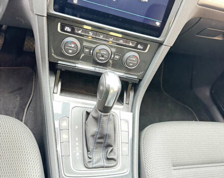 Белый Фольксваген e-Golf, объемом двигателя 0 л и пробегом 24 тыс. км за 15800 $, фото 11 на Automoto.ua