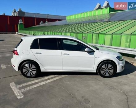 Белый Фольксваген e-Golf, объемом двигателя 0 л и пробегом 125 тыс. км за 13500 $, фото 11 на Automoto.ua