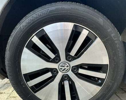 Белый Фольксваген e-Golf, объемом двигателя 0 л и пробегом 47 тыс. км за 15900 $, фото 9 на Automoto.ua