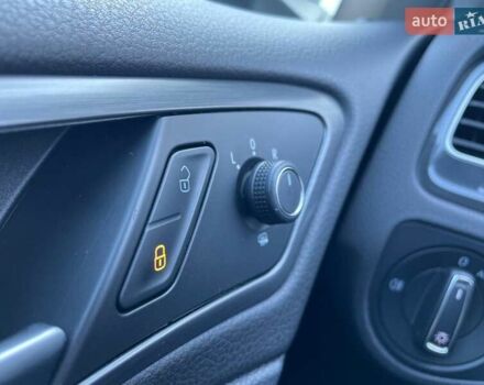 Белый Фольксваген e-Golf, объемом двигателя 0 л и пробегом 124 тыс. км за 13490 $, фото 38 на Automoto.ua