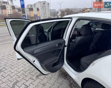 Белый Фольксваген e-Golf, объемом двигателя 0 л и пробегом 71 тыс. км за 12999 $, фото 36 на Automoto.ua