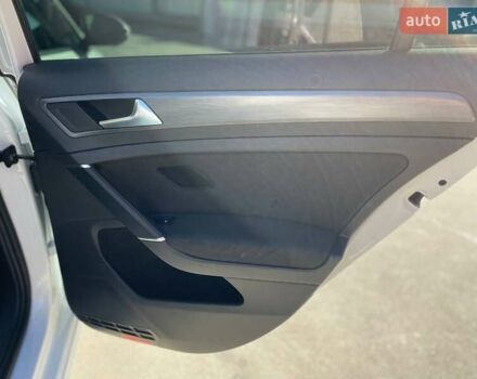 Белый Фольксваген e-Golf, объемом двигателя 0 л и пробегом 124 тыс. км за 13490 $, фото 26 на Automoto.ua