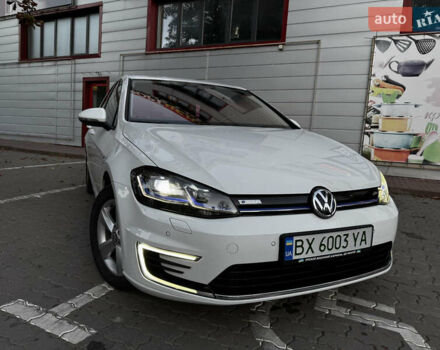 Білий Фольксваген e-Golf, об'ємом двигуна 0 л та пробігом 97 тис. км за 13999 $, фото 1 на Automoto.ua