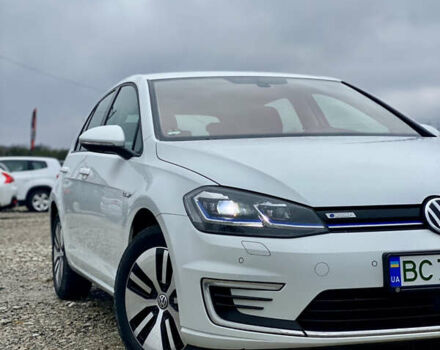 Белый Фольксваген e-Golf, объемом двигателя 0 л и пробегом 31 тыс. км за 18999 $, фото 6 на Automoto.ua