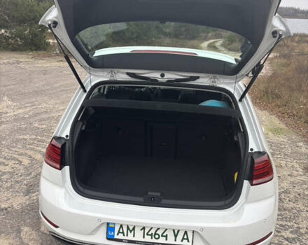 Белый Фольксваген e-Golf, объемом двигателя 0 л и пробегом 67 тыс. км за 16000 $, фото 4 на Automoto.ua