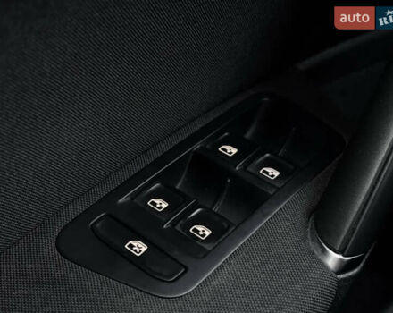 Білий Фольксваген e-Golf, об'ємом двигуна 0 л та пробігом 60 тис. км за 14490 $, фото 6 на Automoto.ua