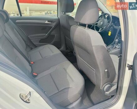 Білий Фольксваген e-Golf, об'ємом двигуна 0 л та пробігом 20 тис. км за 14200 $, фото 17 на Automoto.ua