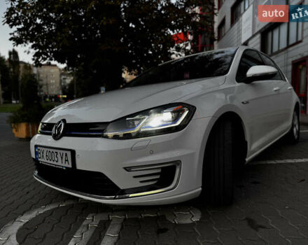 Білий Фольксваген e-Golf, об'ємом двигуна 0 л та пробігом 97 тис. км за 13999 $, фото 4 на Automoto.ua