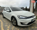 Белый Фольксваген e-Golf, объемом двигателя 0 л и пробегом 70 тыс. км за 13700 $, фото 18 на Automoto.ua