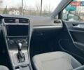 Белый Фольксваген e-Golf, объемом двигателя 0 л и пробегом 63 тыс. км за 13499 $, фото 87 на Automoto.ua