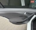 Белый Фольксваген e-Golf, объемом двигателя 0 л и пробегом 57 тыс. км за 15500 $, фото 10 на Automoto.ua