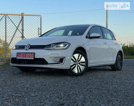 Белый Фольксваген e-Golf, объемом двигателя 0 л и пробегом 26 тыс. км за 14150 $, фото 1 на Automoto.ua