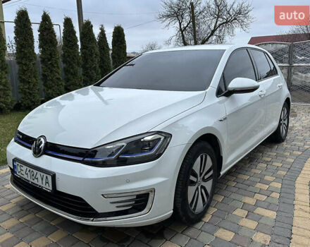 Белый Фольксваген e-Golf, объемом двигателя 0 л и пробегом 70 тыс. км за 13700 $, фото 1 на Automoto.ua