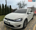 Белый Фольксваген e-Golf, объемом двигателя 0 л и пробегом 70 тыс. км за 13700 $, фото 11 на Automoto.ua
