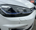 Белый Фольксваген e-Golf, объемом двигателя 0 л и пробегом 98 тыс. км за 16450 $, фото 8 на Automoto.ua