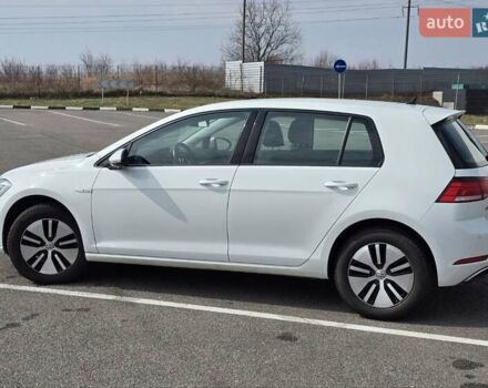 Белый Фольксваген e-Golf, объемом двигателя 0 л и пробегом 96 тыс. км за 14441 $, фото 20 на Automoto.ua