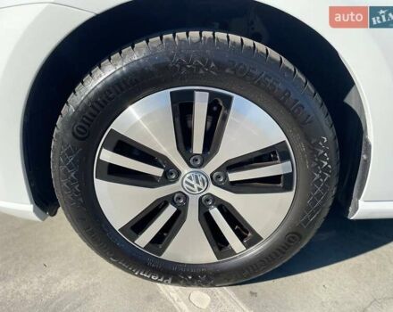 Белый Фольксваген e-Golf, объемом двигателя 0 л и пробегом 125 тыс. км за 13500 $, фото 5 на Automoto.ua