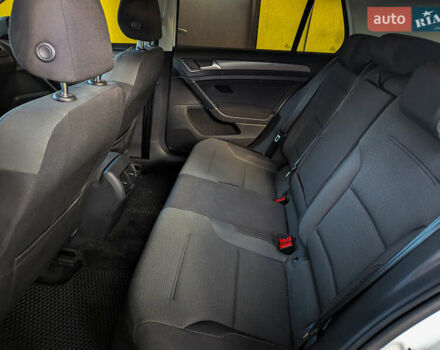 Білий Фольксваген e-Golf, об'ємом двигуна 0 л та пробігом 80 тис. км за 16900 $, фото 6 на Automoto.ua