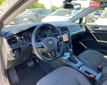 Белый Фольксваген e-Golf, объемом двигателя 0 л и пробегом 22 тыс. км за 14400 $, фото 16 на Automoto.ua
