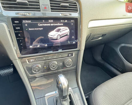 Белый Фольксваген e-Golf, объемом двигателя 0 л и пробегом 73 тыс. км за 17900 $, фото 43 на Automoto.ua