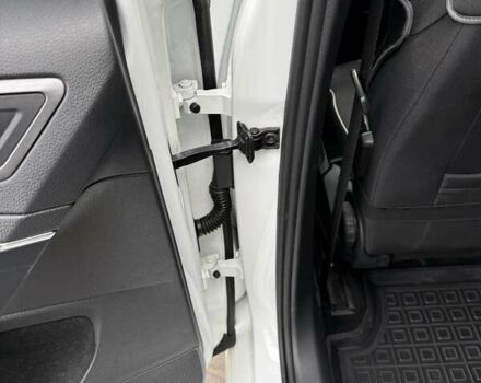 Белый Фольксваген e-Golf, объемом двигателя 0 л и пробегом 57 тыс. км за 15500 $, фото 11 на Automoto.ua