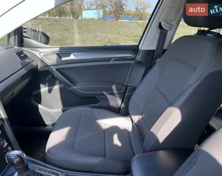 Белый Фольксваген e-Golf, объемом двигателя 0 л и пробегом 44 тыс. км за 16800 $, фото 17 на Automoto.ua