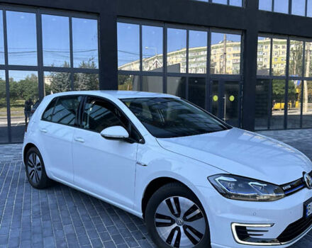 Белый Фольксваген e-Golf, объемом двигателя 0 л и пробегом 24 тыс. км за 15999 $, фото 13 на Automoto.ua