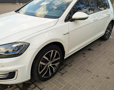 Білий Фольксваген e-Golf, об'ємом двигуна 0 л та пробігом 80 тис. км за 16900 $, фото 40 на Automoto.ua