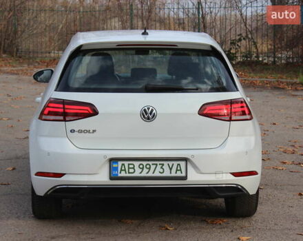 Белый Фольксваген e-Golf, объемом двигателя 0 л и пробегом 69 тыс. км за 13999 $, фото 10 на Automoto.ua