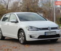 Белый Фольксваген e-Golf, объемом двигателя 0 л и пробегом 69 тыс. км за 13999 $, фото 1 на Automoto.ua
