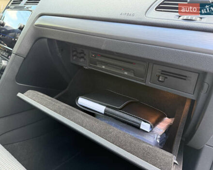 Белый Фольксваген e-Golf, объемом двигателя 0 л и пробегом 137 тыс. км за 13800 $, фото 20 на Automoto.ua