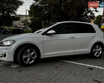 Білий Фольксваген e-Golf, об'ємом двигуна 0 л та пробігом 97 тис. км за 13999 $, фото 14 на Automoto.ua