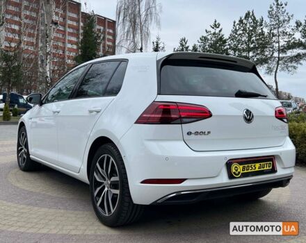 Белый Фольксваген e-Golf, объемом двигателя 36 л и пробегом 41 тыс. км за 21150 $, фото 4 на Automoto.ua
