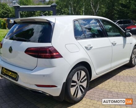 Белый Фольксваген e-Golf, объемом двигателя 36 л и пробегом 114 тыс. км за 15000 $, фото 6 на Automoto.ua