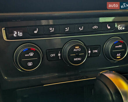 Білий Фольксваген e-Golf, об'ємом двигуна 0 л та пробігом 80 тис. км за 16900 $, фото 14 на Automoto.ua