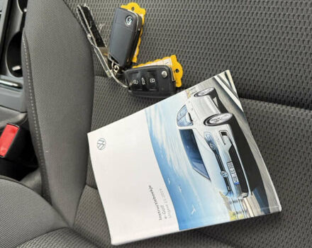 Белый Фольксваген e-Golf, объемом двигателя 0 л и пробегом 137 тыс. км за 13800 $, фото 23 на Automoto.ua