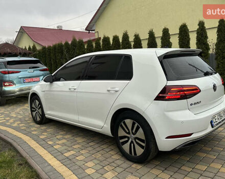 Белый Фольксваген e-Golf, объемом двигателя 0 л и пробегом 70 тыс. км за 13700 $, фото 14 на Automoto.ua