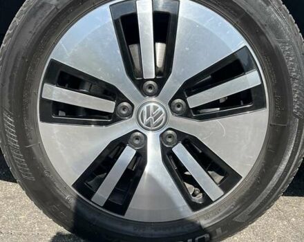 Белый Фольксваген e-Golf, объемом двигателя 0 л и пробегом 44 тыс. км за 16800 $, фото 21 на Automoto.ua