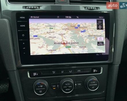 Белый Фольксваген e-Golf, объемом двигателя 0 л и пробегом 32 тыс. км за 14400 $, фото 20 на Automoto.ua