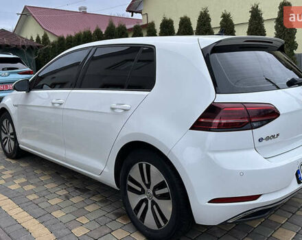 Белый Фольксваген e-Golf, объемом двигателя 0 л и пробегом 70 тыс. км за 13700 $, фото 4 на Automoto.ua