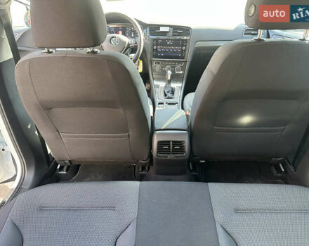 Белый Фольксваген e-Golf, объемом двигателя 0 л и пробегом 70 тыс. км за 13700 $, фото 21 на Automoto.ua