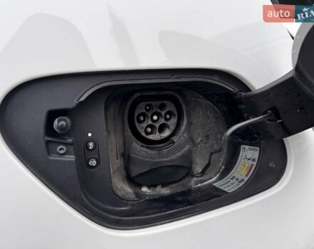 Белый Фольксваген e-Golf, объемом двигателя 0 л и пробегом 71 тыс. км за 12999 $, фото 21 на Automoto.ua