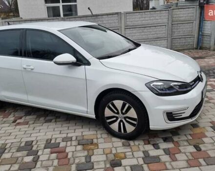 Белый Фольксваген e-Golf, объемом двигателя 0 л и пробегом 63 тыс. км за 13200 $, фото 2 на Automoto.ua