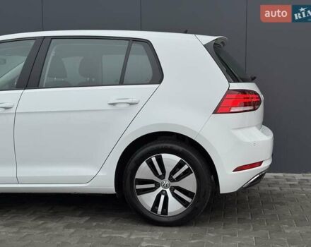 Білий Фольксваген e-Golf, об'ємом двигуна 0 л та пробігом 79 тис. км за 13900 $, фото 10 на Automoto.ua