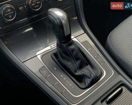 Белый Фольксваген e-Golf, объемом двигателя 0 л и пробегом 73 тыс. км за 13955 $, фото 49 на Automoto.ua