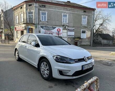 Белый Фольксваген e-Golf, объемом двигателя 0 л и пробегом 70 тыс. км за 13900 $, фото 3 на Automoto.ua