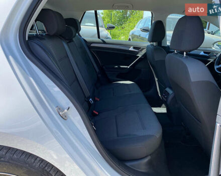 Белый Фольксваген e-Golf, объемом двигателя 0 л и пробегом 22 тыс. км за 14400 $, фото 59 на Automoto.ua