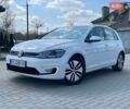 Белый Фольксваген e-Golf, объемом двигателя 0 л и пробегом 63 тыс. км за 13499 $, фото 1 на Automoto.ua