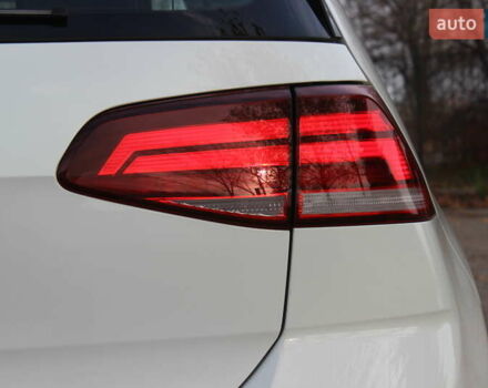 Белый Фольксваген e-Golf, объемом двигателя 0 л и пробегом 69 тыс. км за 13999 $, фото 19 на Automoto.ua